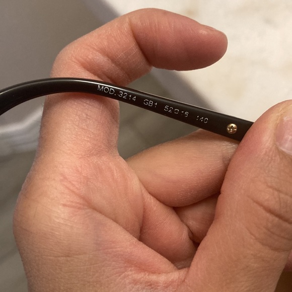 Versace - Picture 4 of 7